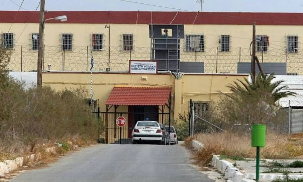 Σκηνές χάους στις φυλακές Αλικαρνασσού: Φωτιά και ξυλοδαρμός-Τρεις κρατούμενοι στο νοσοκομείο